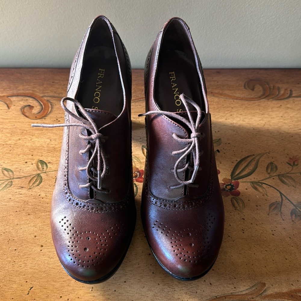 Franco Sarto brown leather “Bolt” stacked heel lace up shoe - size 7 excellent